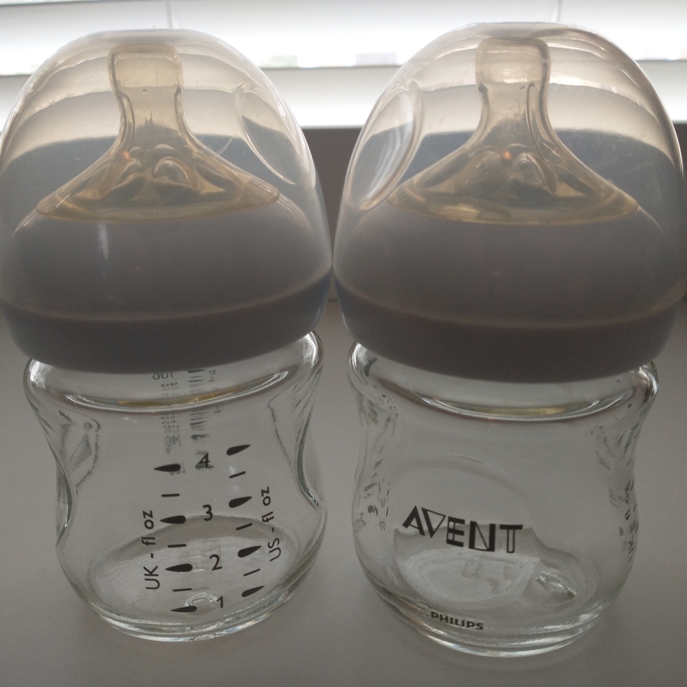 Philips AVENT Glass Baby Bottles with Neutral Caps - Set of 2